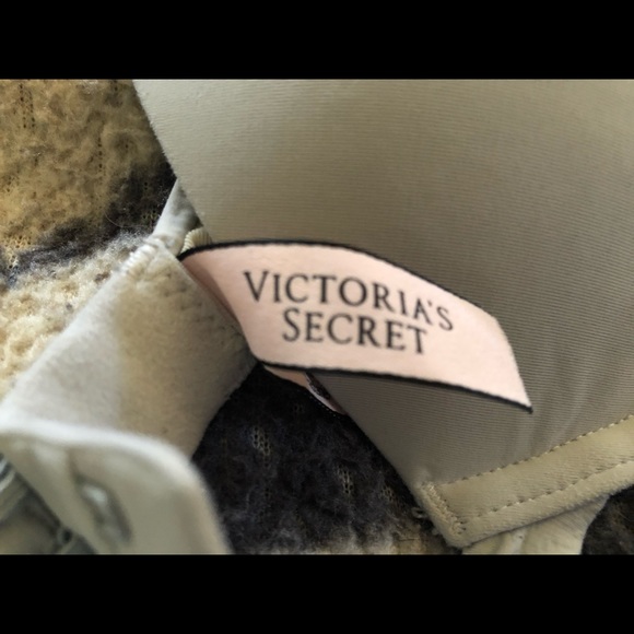 Bras - Picture 7 of 7